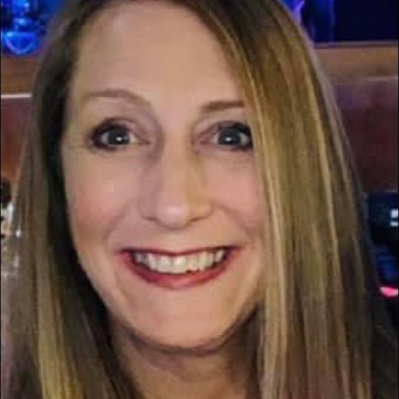 Meet your Posher, Kim - Picture 2 of 2